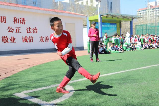 广东U18男篮连胜两场 展现惊人阵容深度